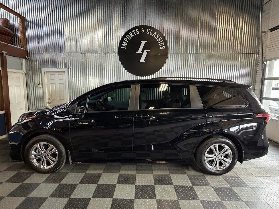 Toyota Sienna XSE 7-Passenger AWD 2023
