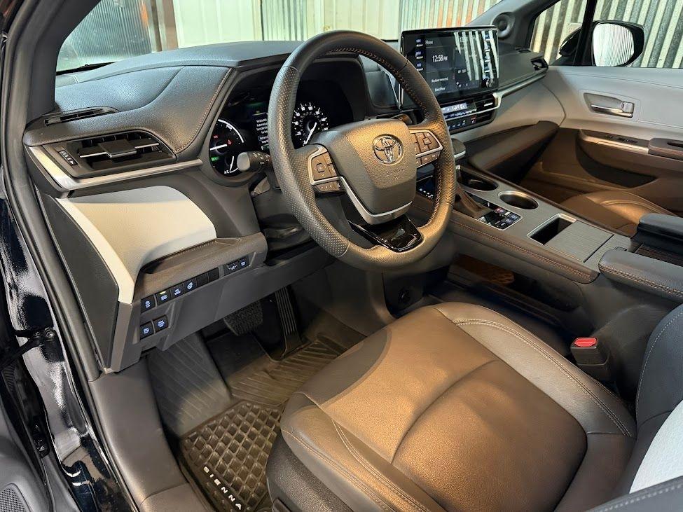 Toyota Sienna XSE 7-Passenger AWD 2023