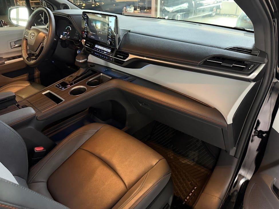 Toyota Sienna XSE 7-Passenger AWD 2023