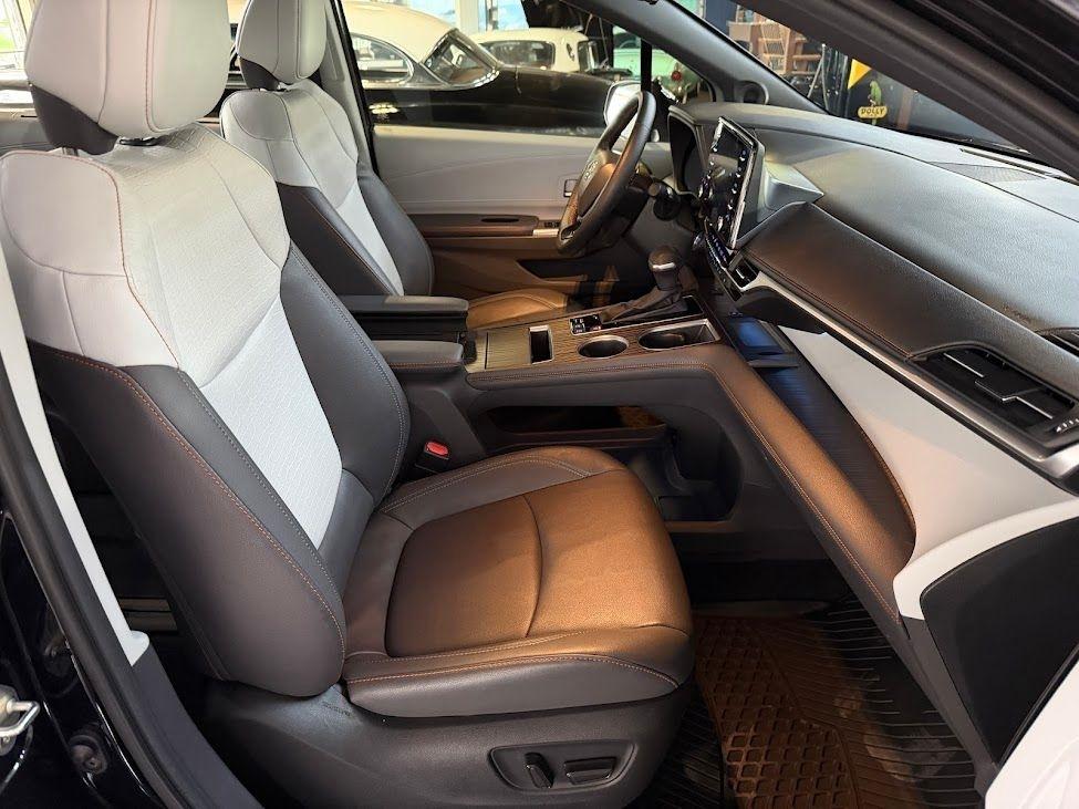 Toyota Sienna XSE 7-Passenger AWD 2023