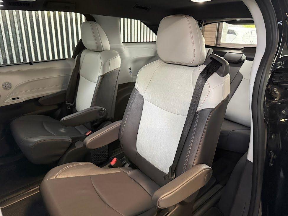 Toyota Sienna XSE 7-Passenger AWD 2023