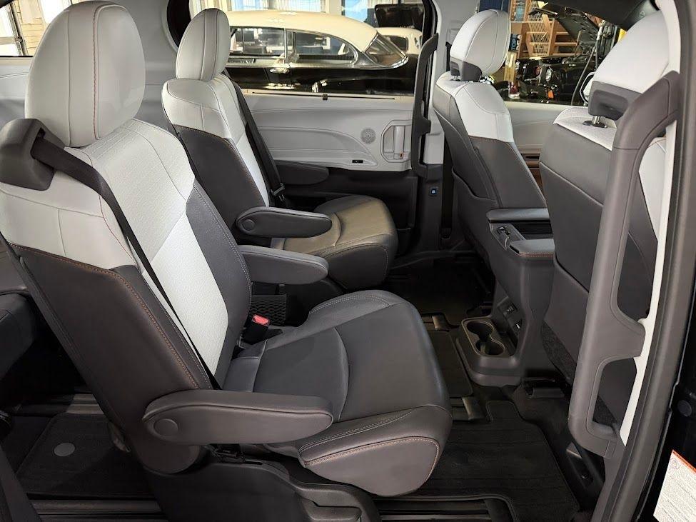 Toyota Sienna XSE 7-Passenger AWD 2023
