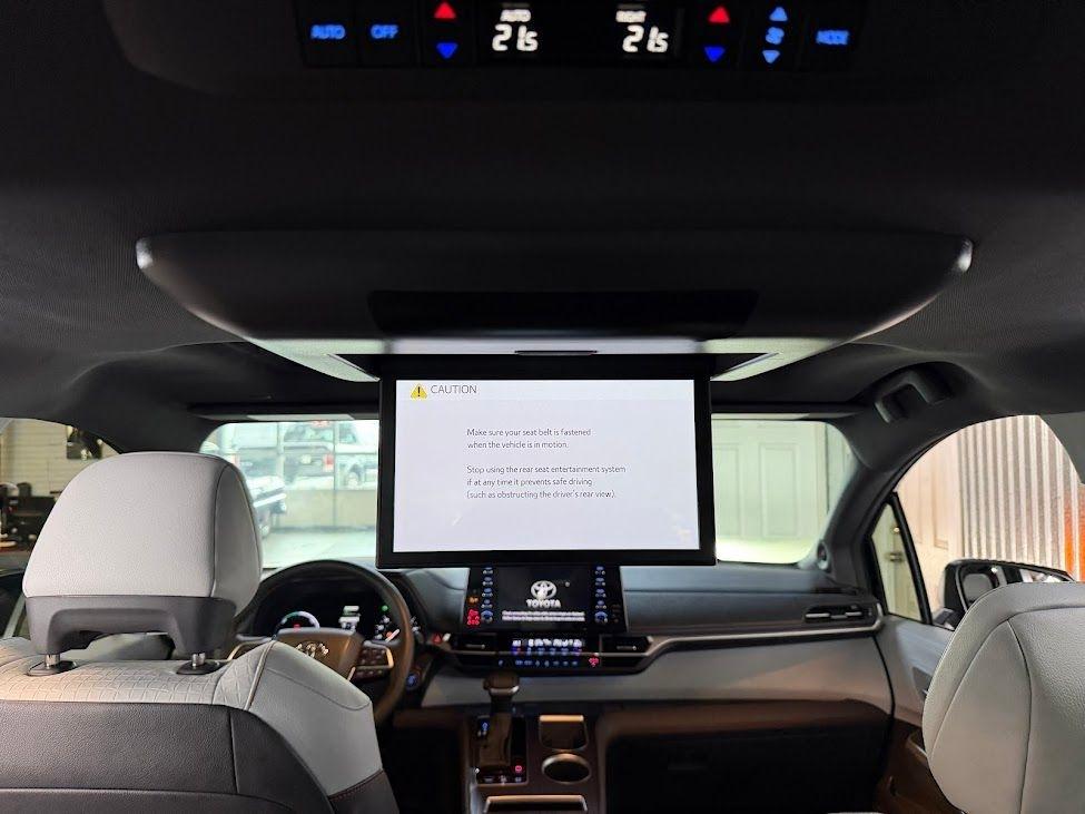 Toyota Sienna XSE 7-Passenger AWD 2023