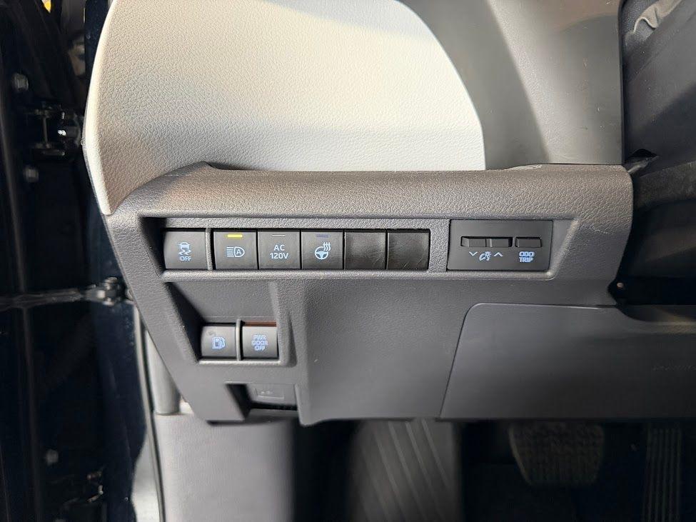 Toyota Sienna XSE 7-Passenger AWD 2023
