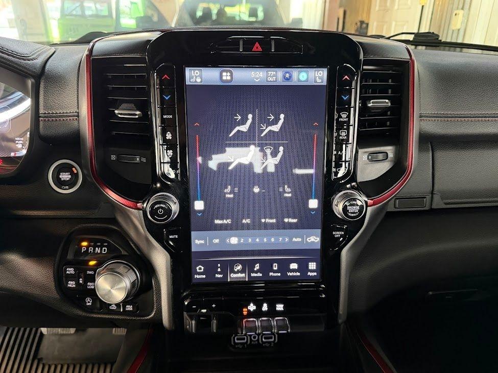 RAM 1500 Rebel Crew Cab SB 4WD 2023