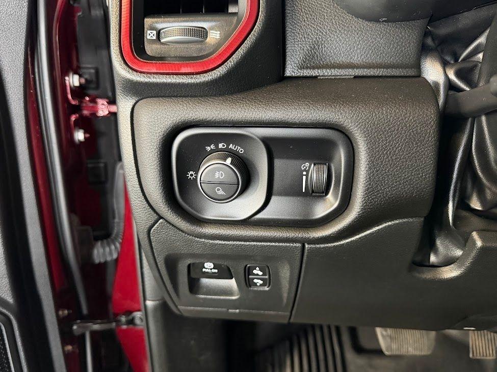 RAM 1500 Rebel Crew Cab SB 4WD 2023