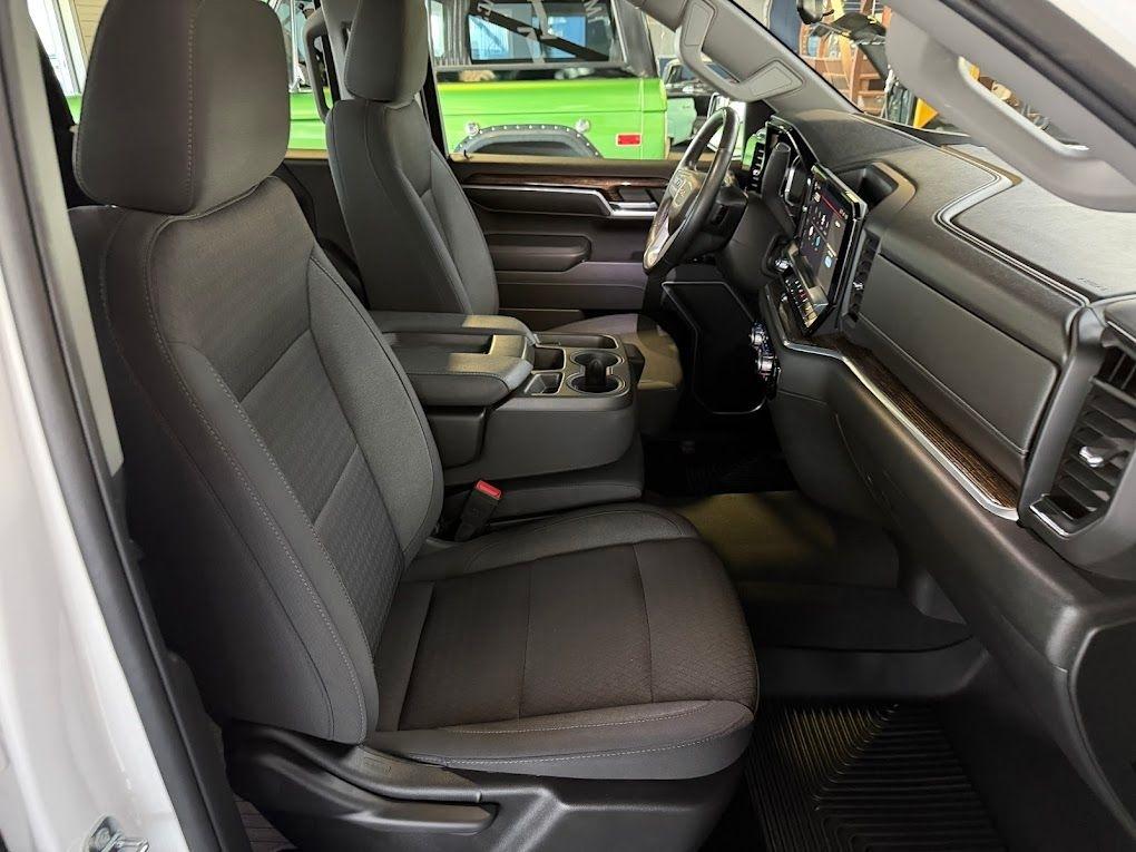 GMC Sierra 1500 SLE Crew Cab 4WD 2022