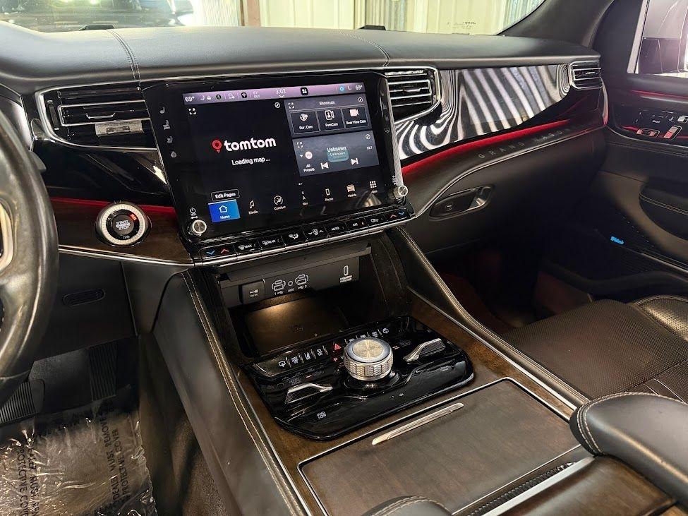 Jeep Grand Wagoneer Series II 4WD 2022