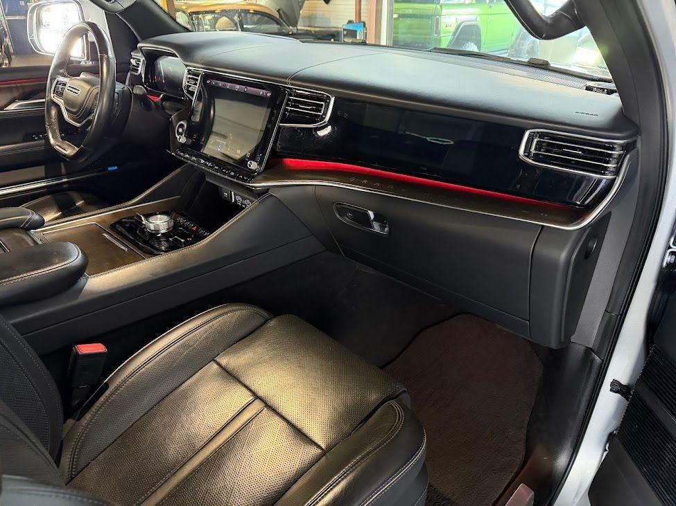 Jeep Grand Wagoneer Series II 4WD 2022