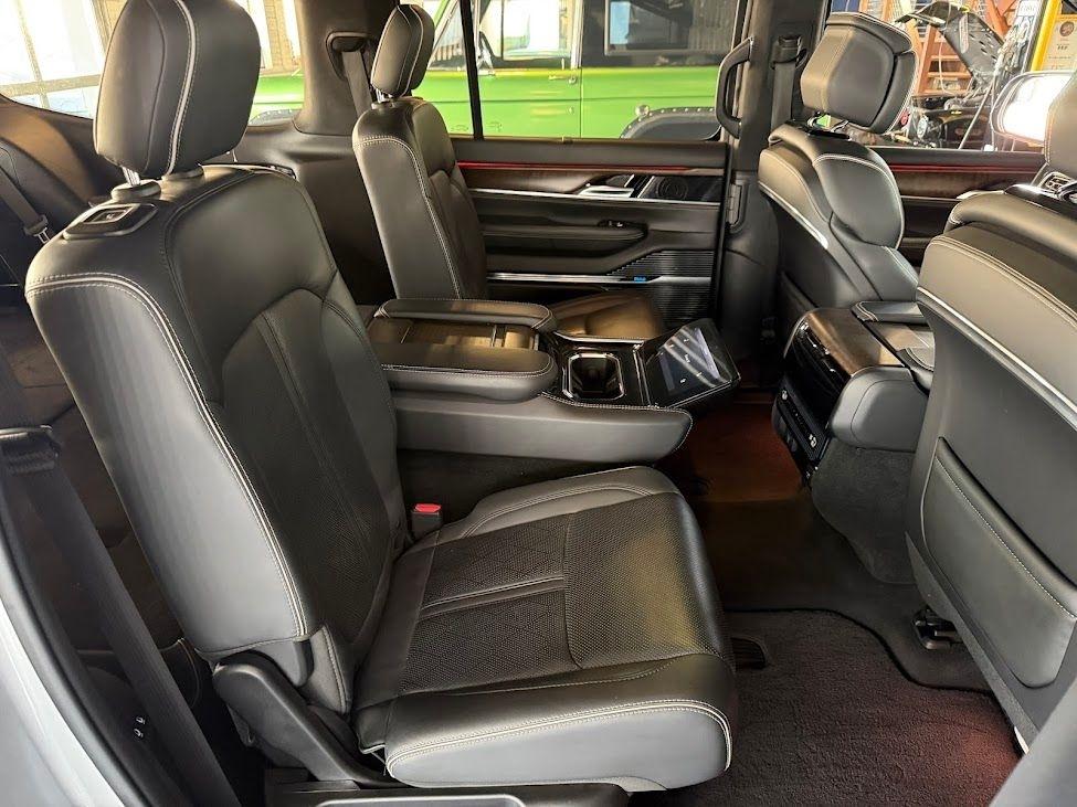 Jeep Grand Wagoneer Series II 4WD 2022