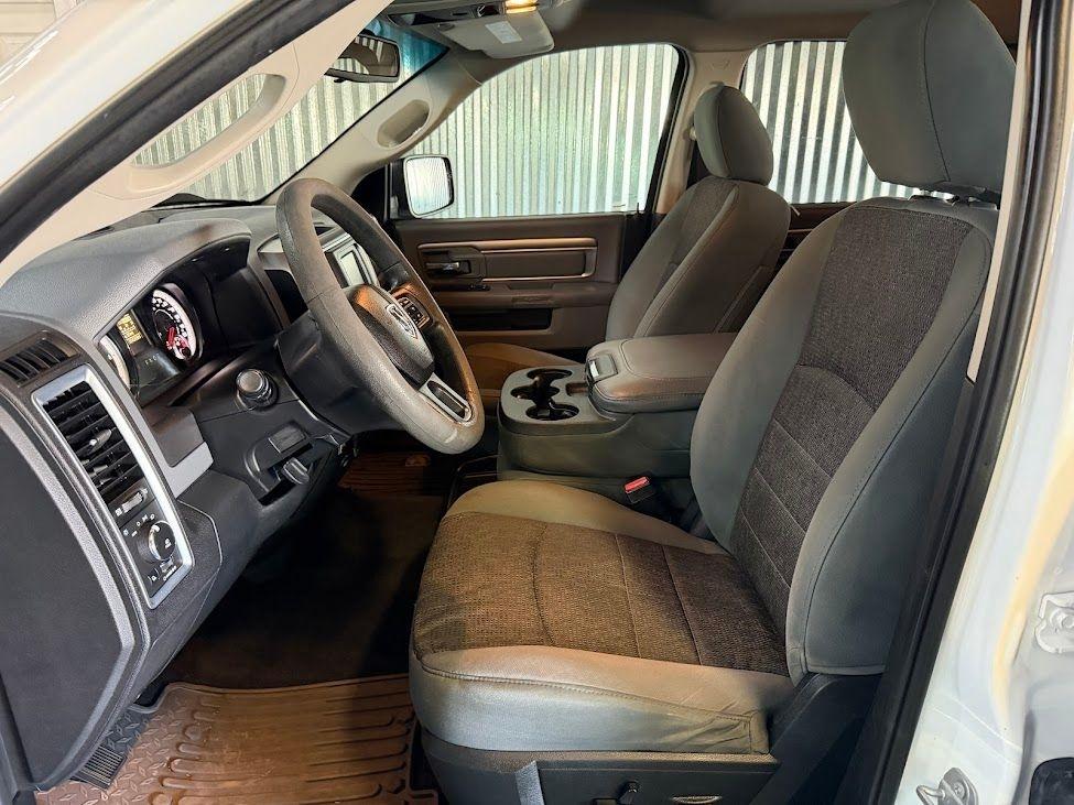 RAM 1500 Outdoorsman 4x4 Crew Cab 5'7" Box 2016