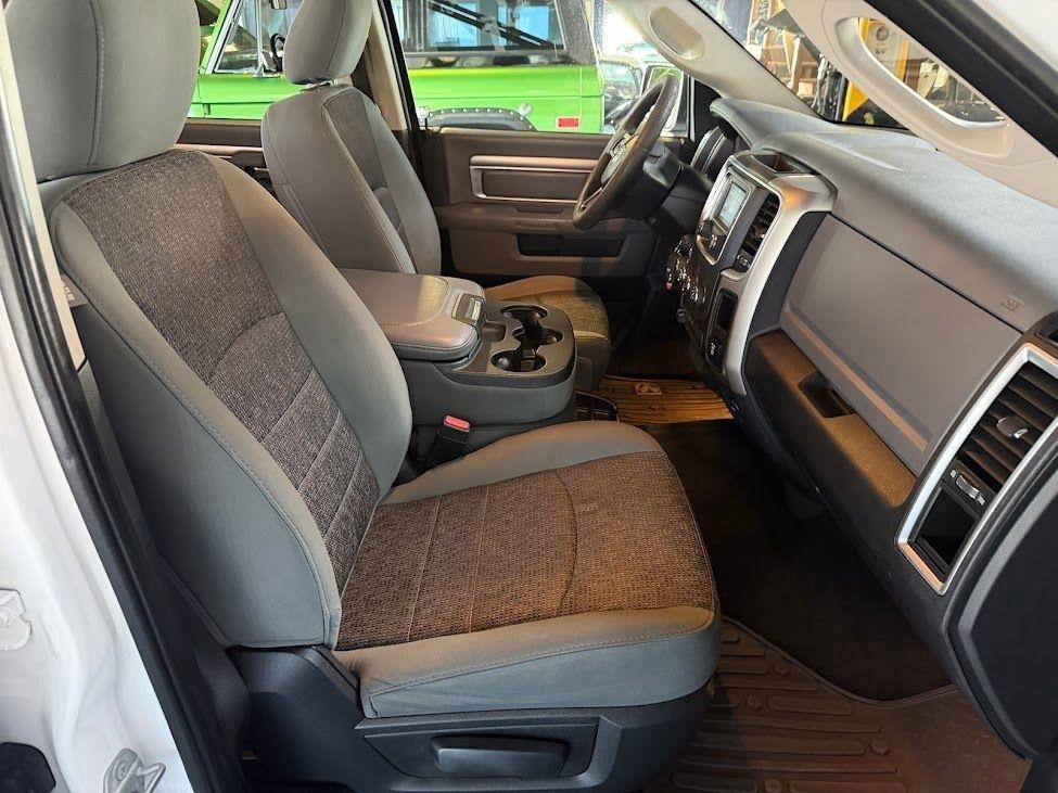 RAM 1500 Outdoorsman 4x4 Crew Cab 5'7" Box 2016