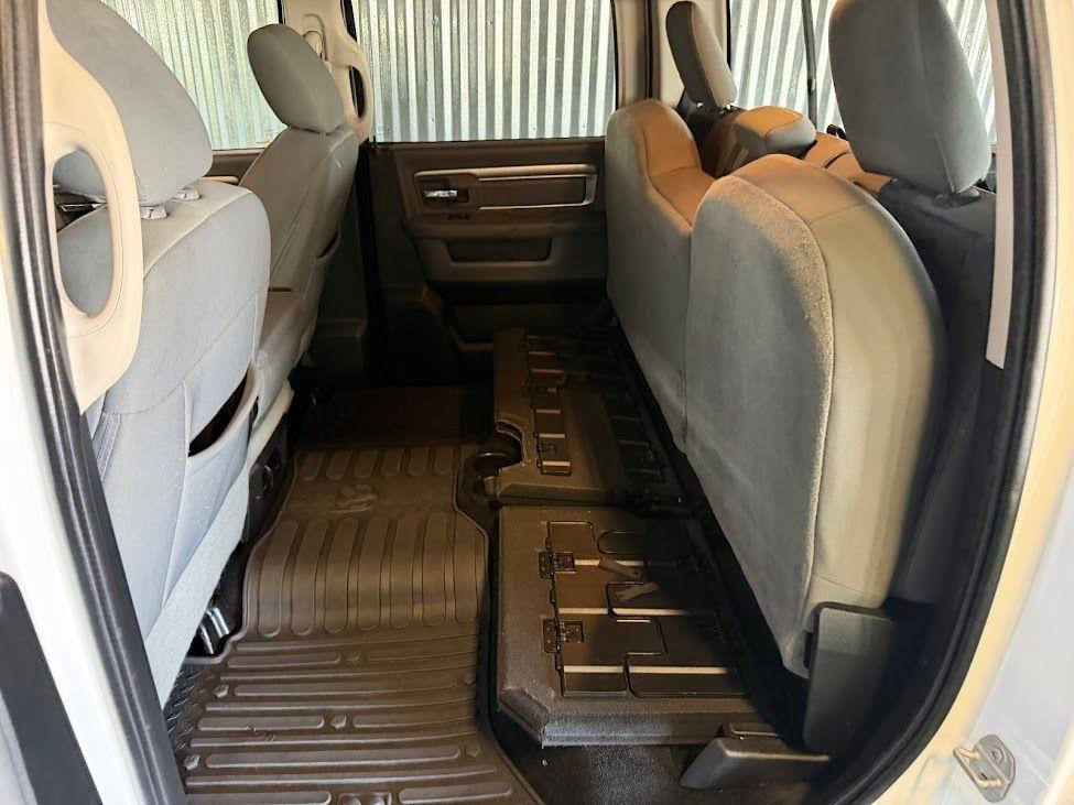 RAM 1500 Outdoorsman 4x4 Crew Cab 5'7" Box 2016