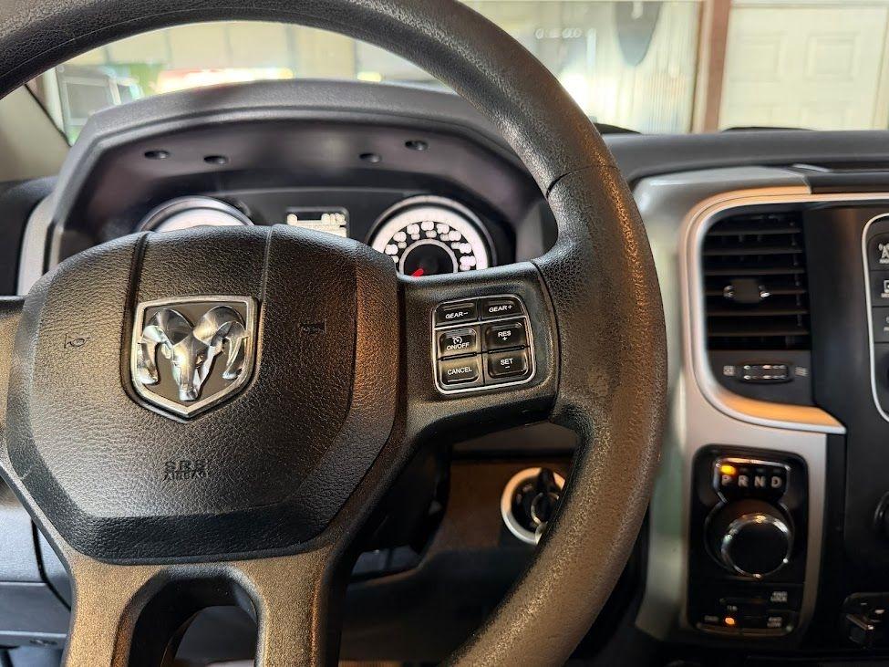 RAM 1500 Outdoorsman 4x4 Crew Cab 5'7" Box 2016