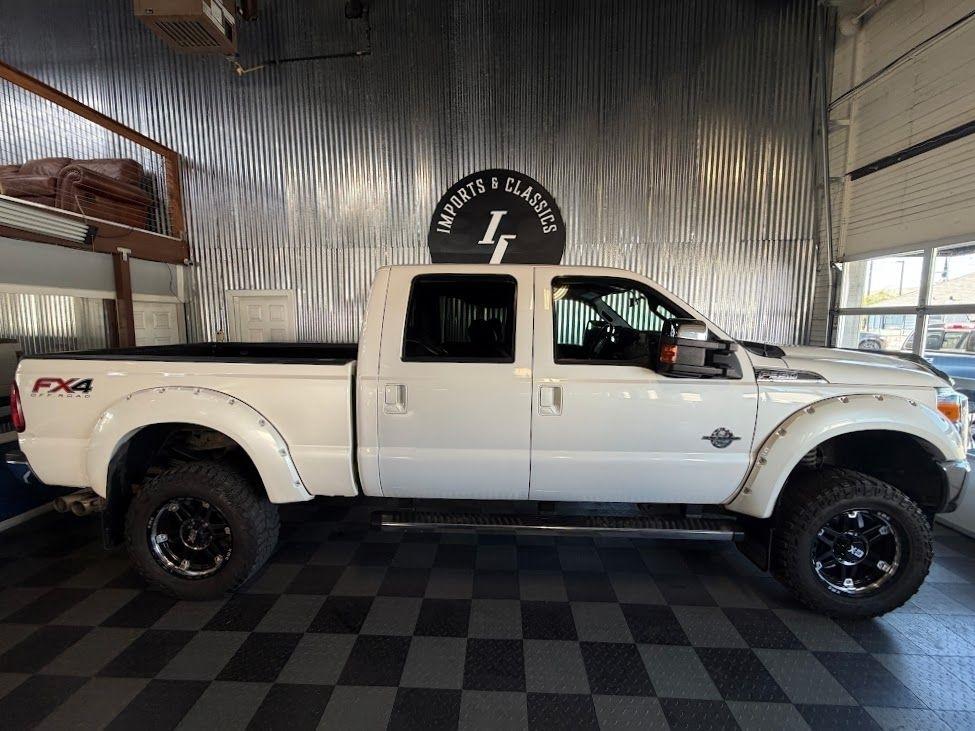 Ford F-350 SD Lariat Crew Cab 4WD 2015