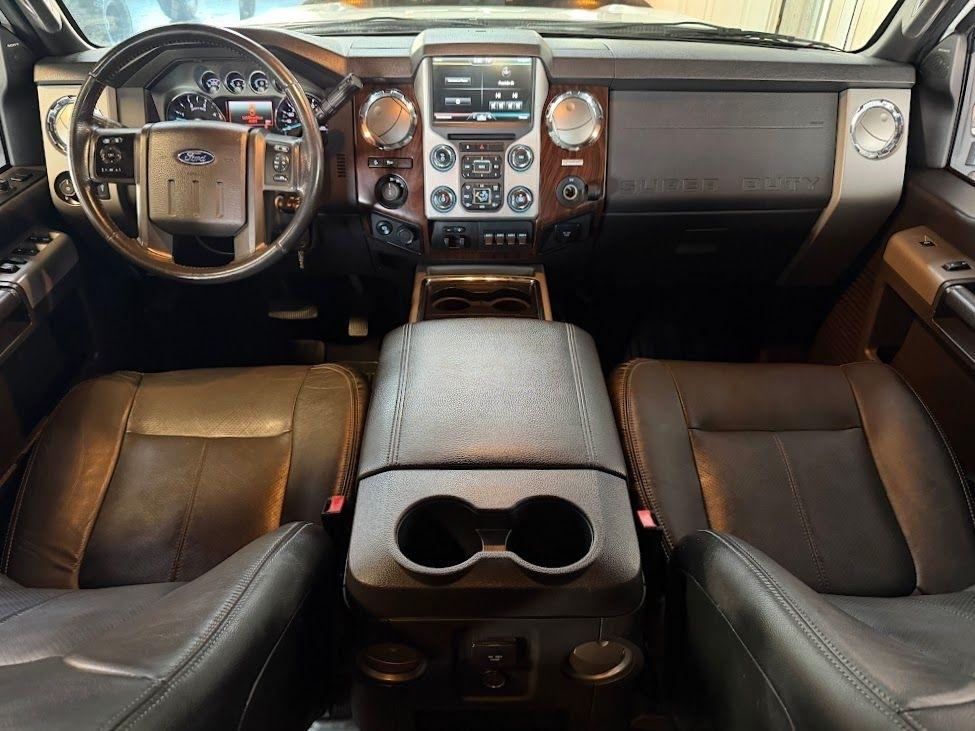 Ford F-350 SD Lariat Crew Cab 4WD 2015