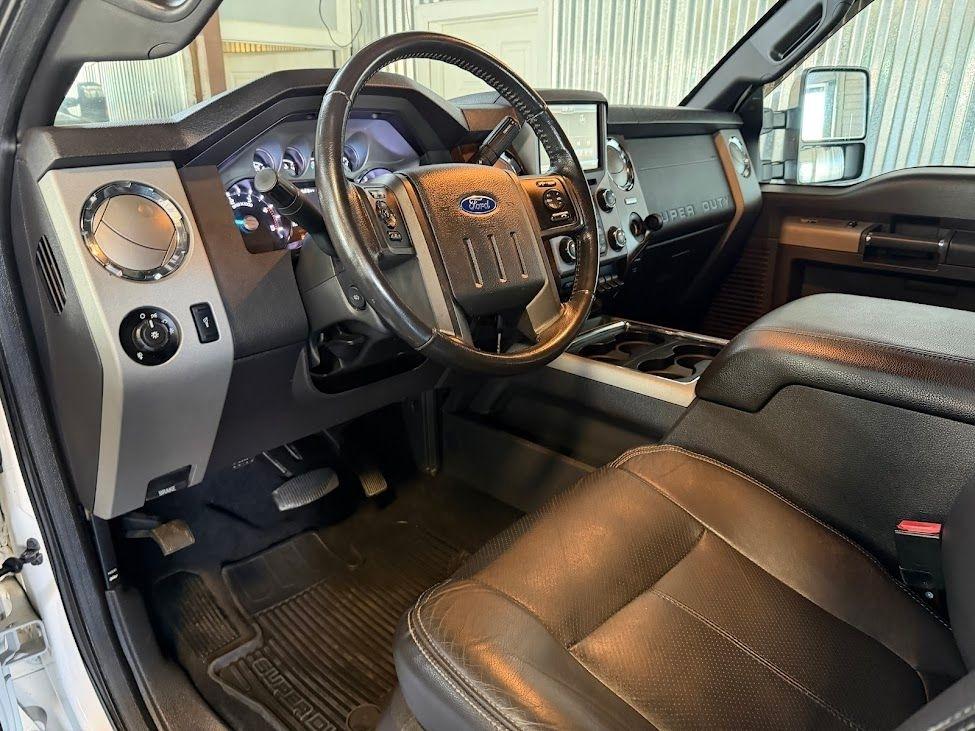 Ford F-350 SD Lariat Crew Cab 4WD 2015