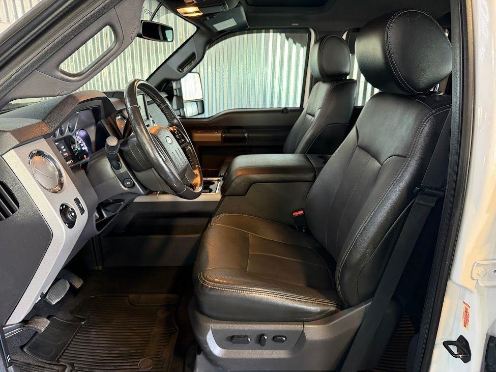 Ford F-350 SD Lariat Crew Cab 4WD 2015
