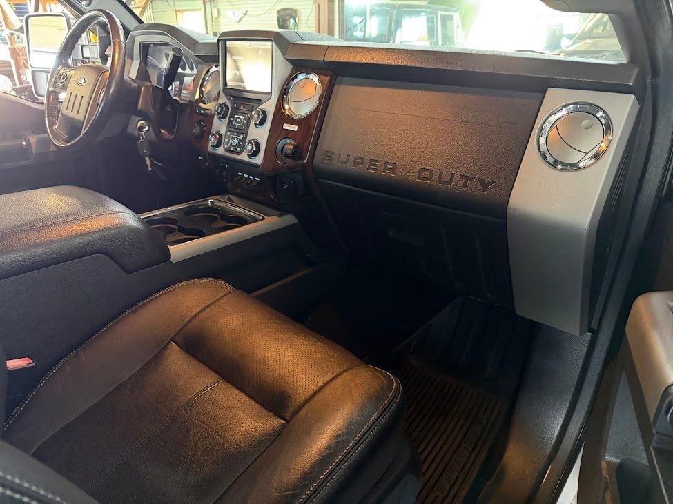 Ford F-350 SD Lariat Crew Cab 4WD 2015