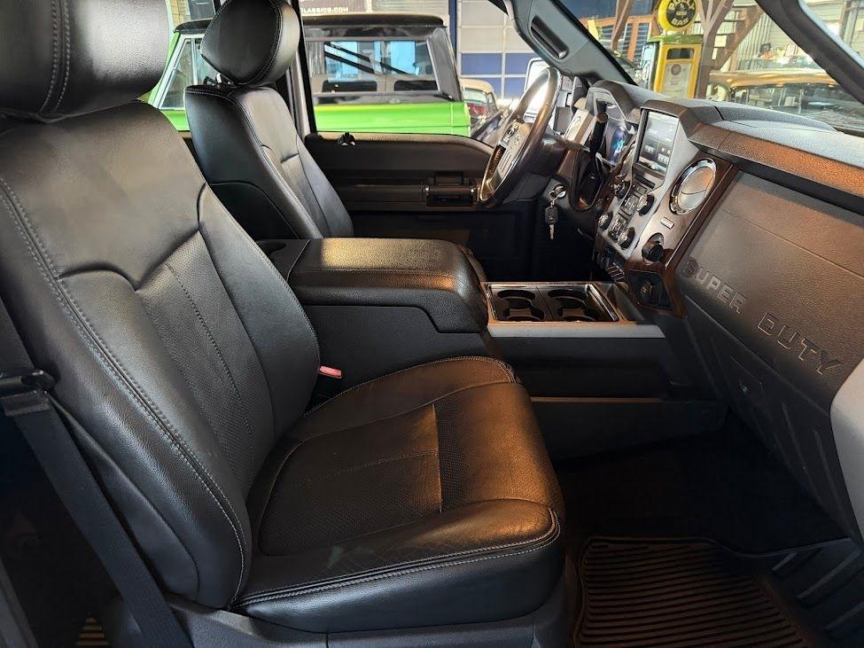 Ford F-350 SD Lariat Crew Cab 4WD 2015