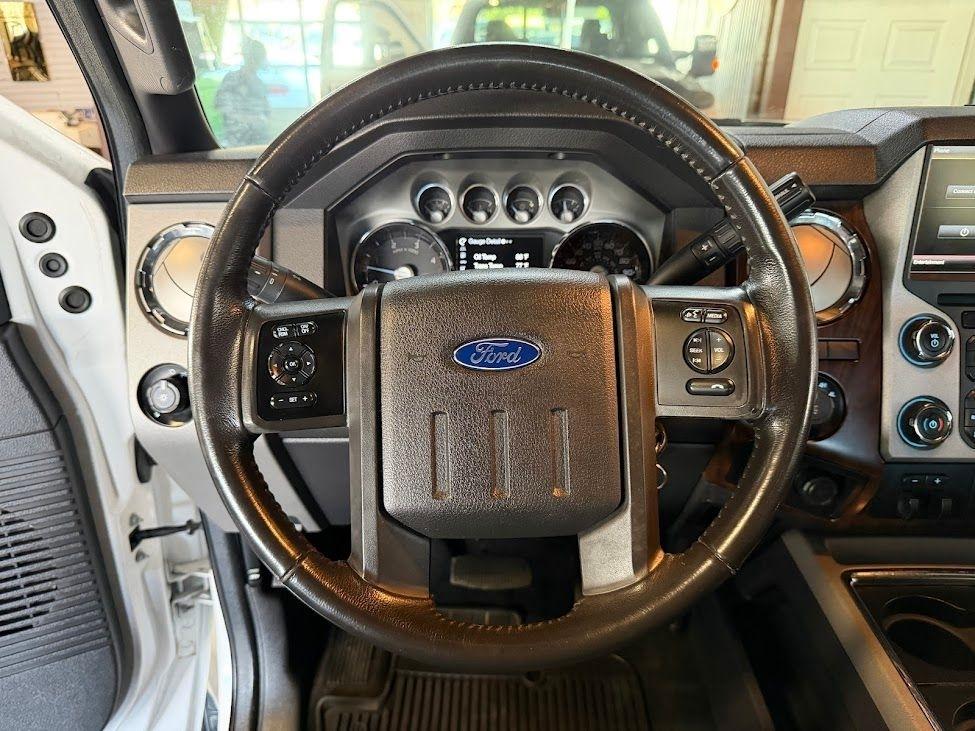 Ford F-350 SD Lariat Crew Cab 4WD 2015