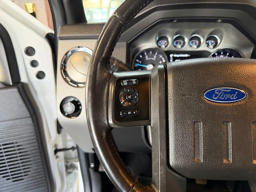 Ford F-350 SD Lariat Crew Cab 4WD 2015