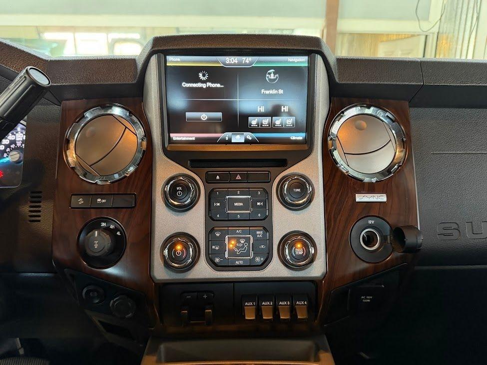 Ford F-350 SD Lariat Crew Cab 4WD 2015