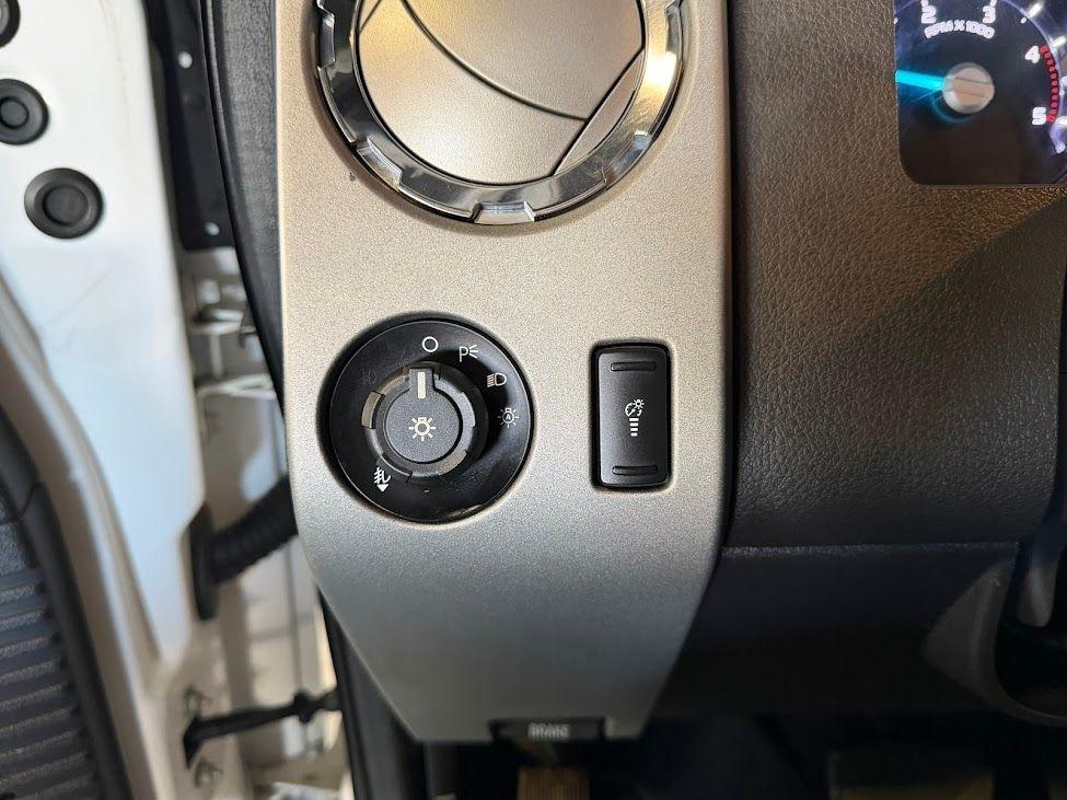 Ford F-350 SD Lariat Crew Cab 4WD 2015