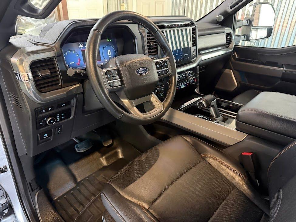 Ford F-150 Lariat SuperCrew 4WD 2024