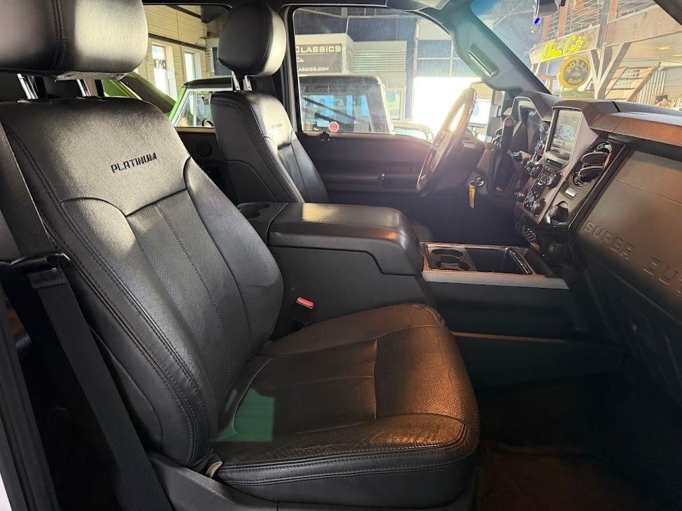 Ford F-350 SD King Ranch Crew Cab Long Bed 4WD 2016