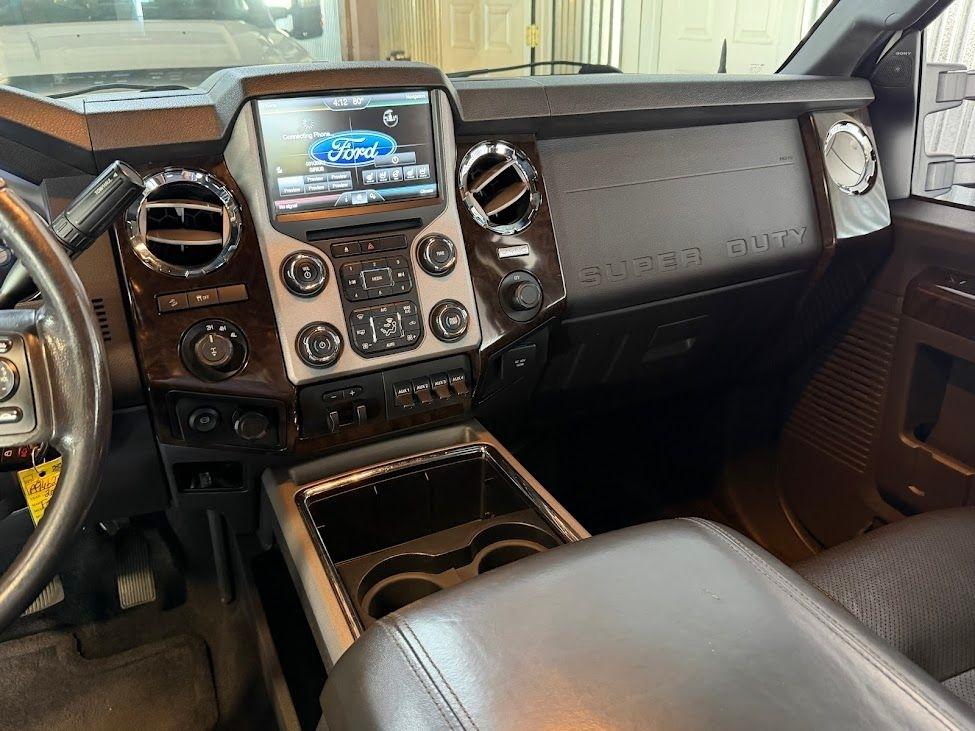 Ford F-350 SD King Ranch Crew Cab Long Bed 4WD 2016