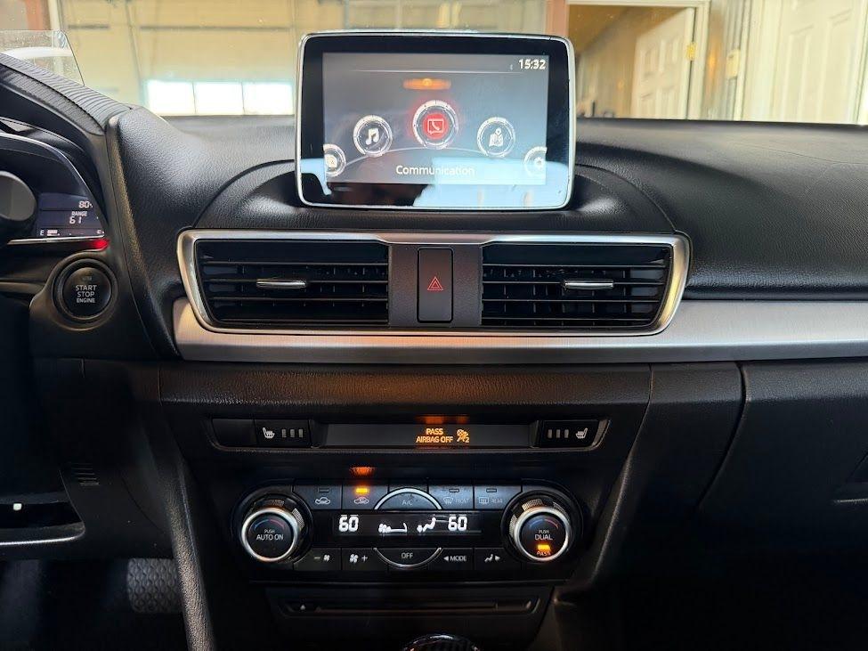Mazda MAZDA3 s Touring AT 4-Door 2014