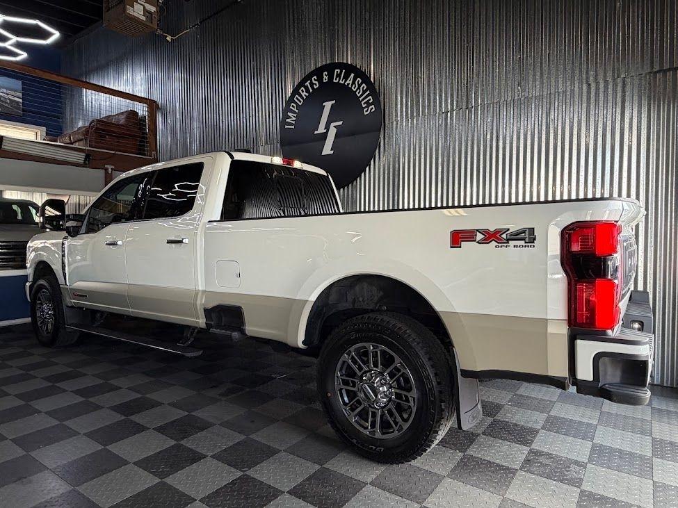 Ford F-350 SD XL Crew Cab Long Bed 4WD 2025