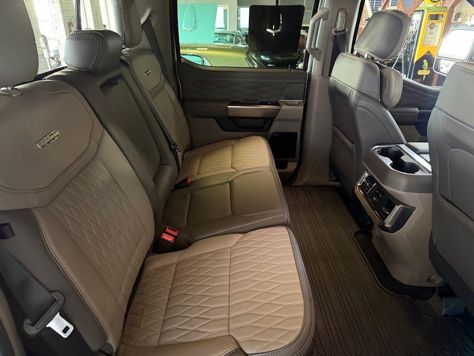 Ford F-350 SD XL Crew Cab Long Bed 4WD 2025