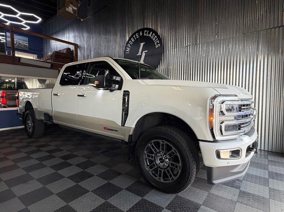Ford F-350 SD Platinum Crew Cab Long Box 4WD 2025
