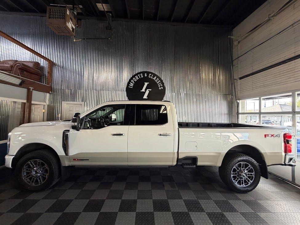 Ford F-350 SD Platinum Crew Cab Long Box 4WD 2025
