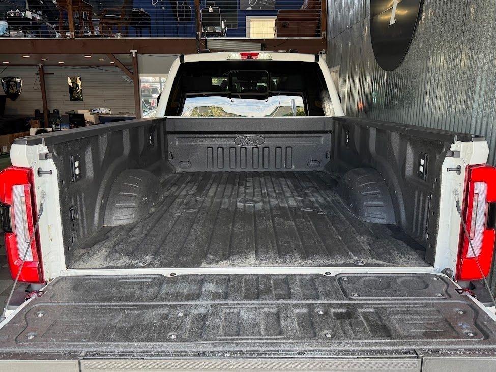 Ford F-350 SD Platinum Crew Cab Long Box 4WD 2025