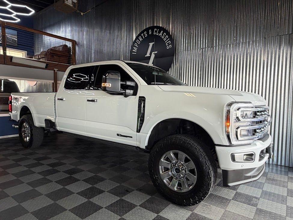 Ford F-350 SD King Ranch Crew Cab Long Bed 4WD 2024