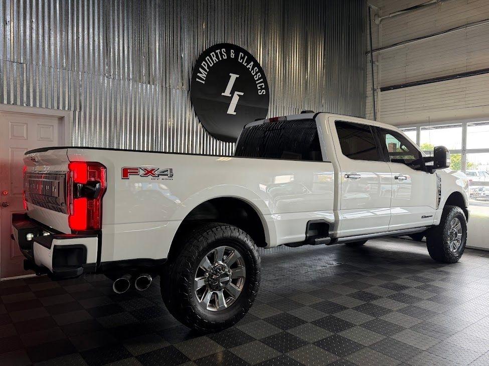 Ford F-350 SD King Ranch Crew Cab Long Bed 4WD 2024