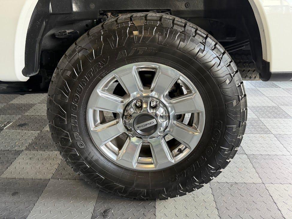 Ford F-350 SD King Ranch Crew Cab Long Bed 4WD 2024