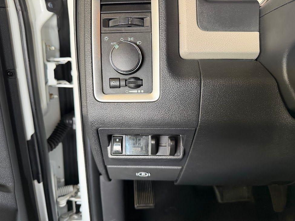 RAM 3500 SLT Crew Cab SWB 4WD 2011