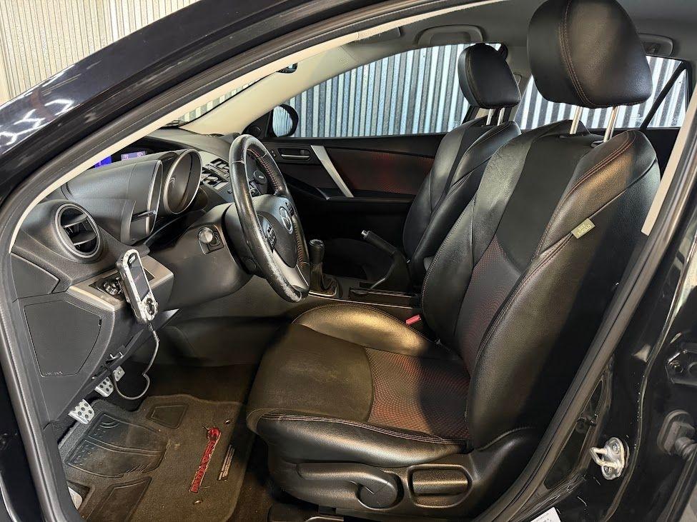 Mazda MAZDA3 s Touring 5-Door 2012