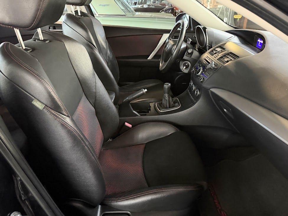 Mazda MAZDA3 s Touring 5-Door 2012