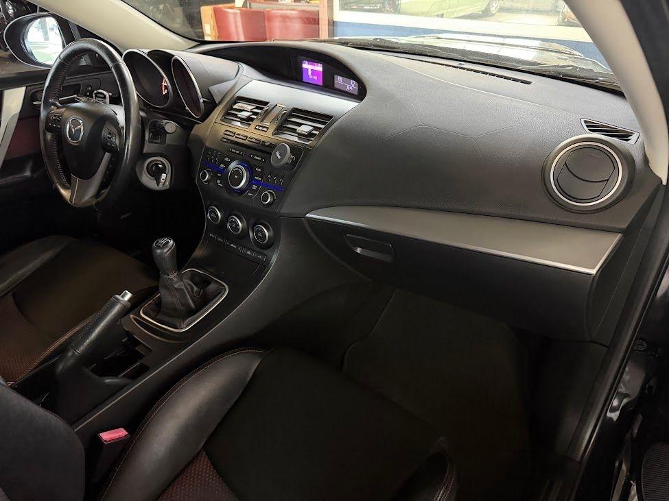 Mazda MAZDA3 s Touring 5-Door 2012