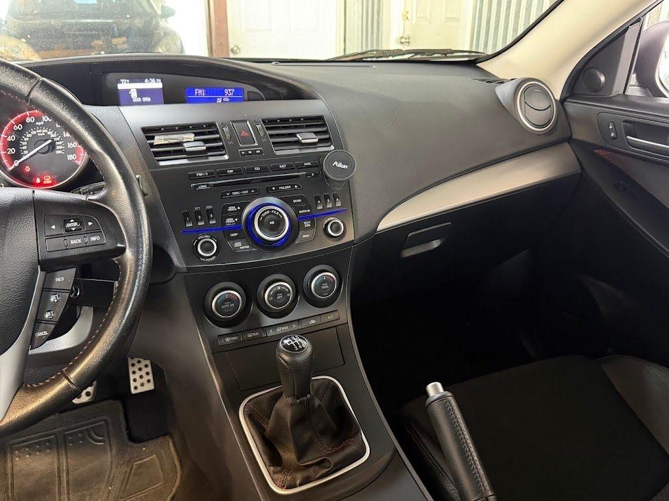 Mazda MAZDA3 s Touring 5-Door 2012