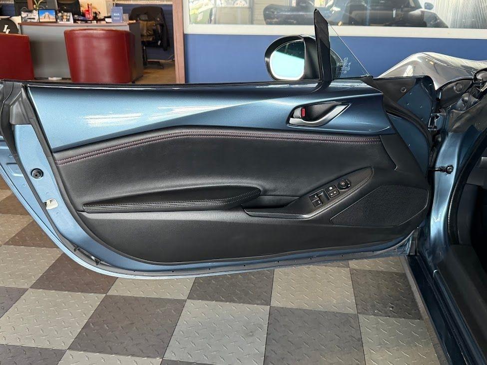 Mazda MX-5 Miata Grand Touring 6AT 2016