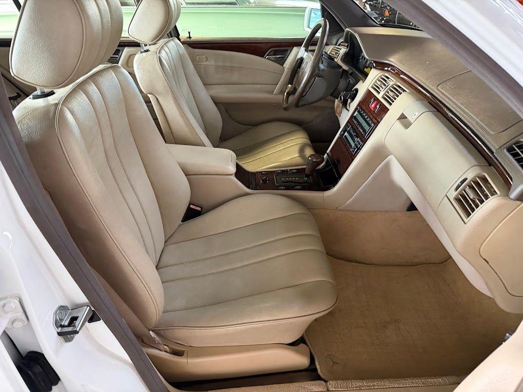 Mercedes-Benz E-Class E300D 1996
