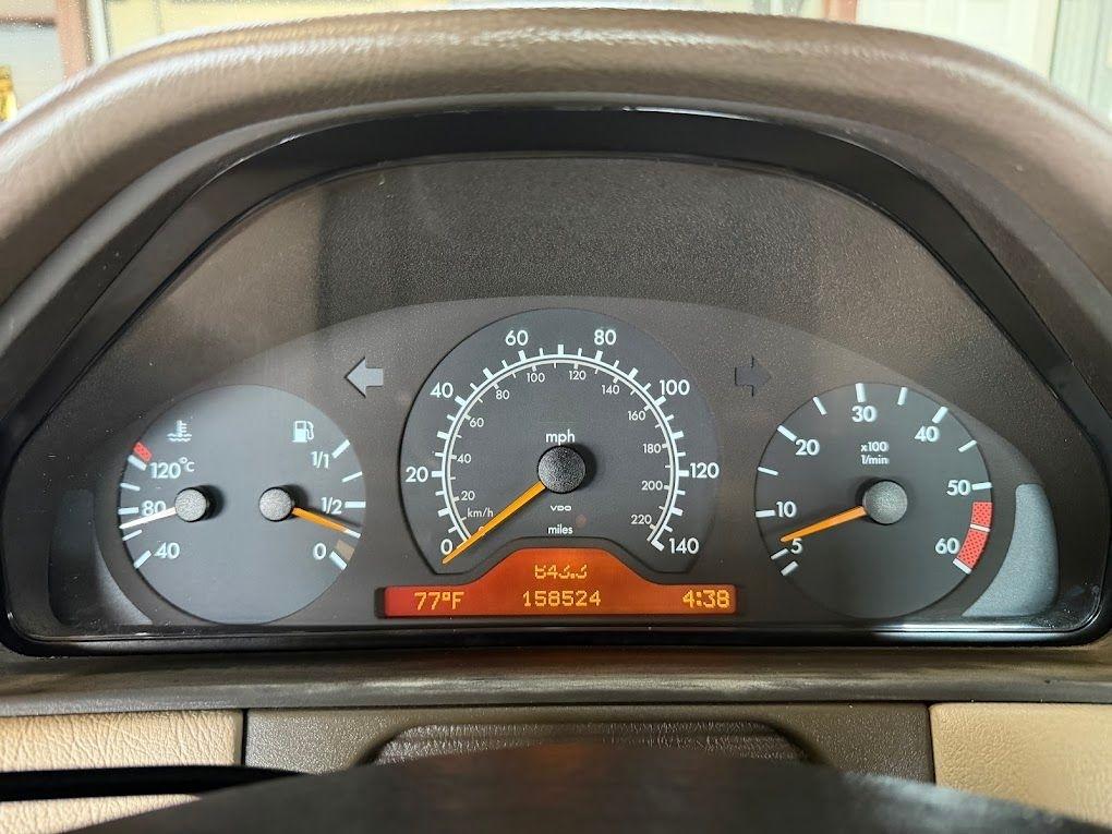 Mercedes-Benz E-Class E300D 1996