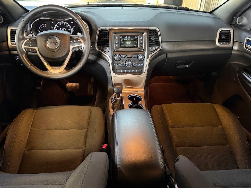 Jeep Grand Cherokee Laredo 4WD 2016