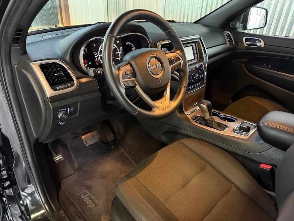 Jeep Grand Cherokee Laredo 4WD 2016